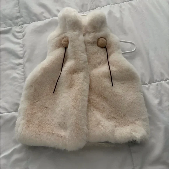 VIGNETTE Cozy Cream Girls Vest 3Y - Picture 7 of 7